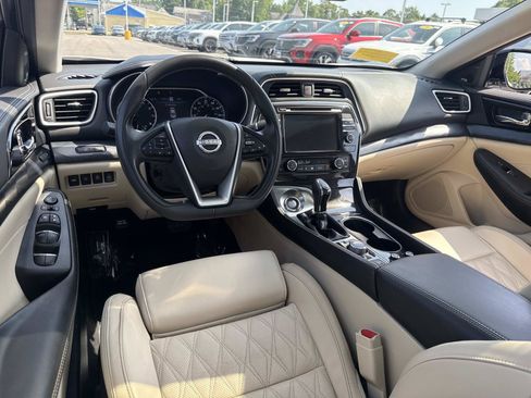 Used 2023 Nissan Maxima Platinum w/ Sport Mat Group FWD image 14