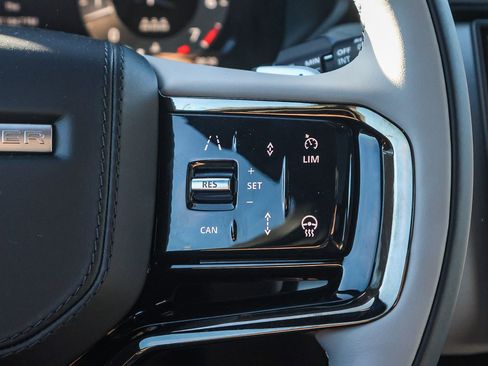 New 2026 Land Rover Range Rover Velar Dynamic SE image 36