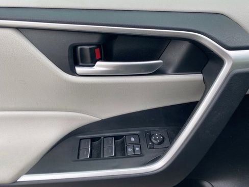 Used 2025 Toyota RAV4 XLE w/ Convenience Package image 20