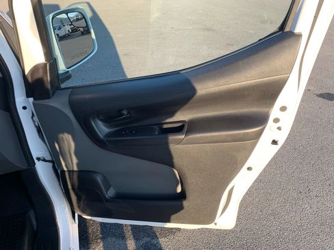Used 2020 Nissan NV200 SV w/ Sliding Glass Door Package image 20