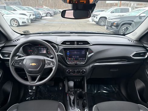 Used 2023 Chevrolet TrailBlazer LT w/ Convenience Package image 12