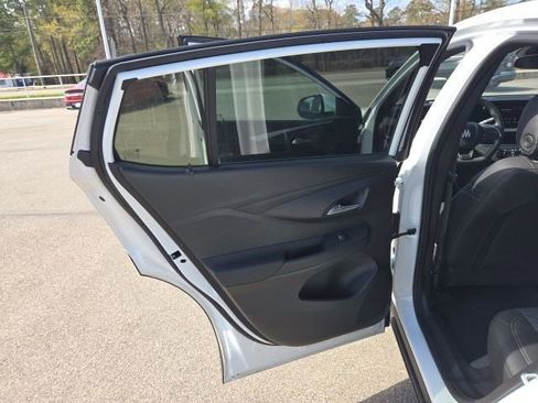 Used 2025 Buick Envista Preferred w/ Convenience I Package image 22