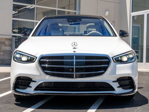 Used 2022 Mercedes-Benz S 580 4MATIC Sedan image 4