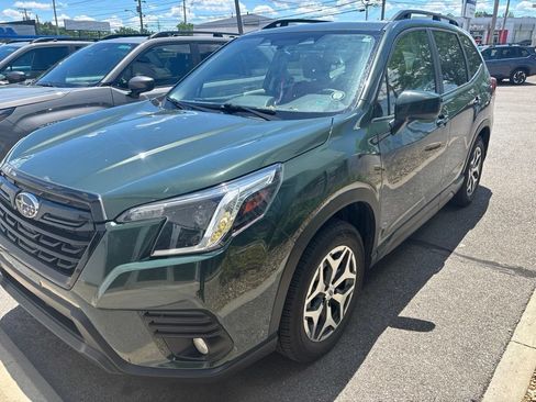 Certified 2023 Subaru Forester Premium AWD/4WD image 1