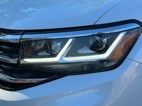 Used 2023 Volkswagen Atlas SEL image 4