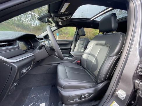 New 2025 Jeep Grand Cherokee L Limited w/ Black Appearance Package image 30