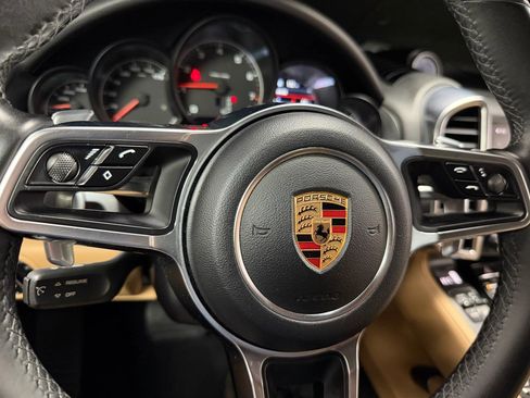 Used 2018 Porsche Cayenne Platinum Edition w/ Premium Package Plus image 18