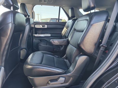 Used 2024 Ford Explorer Limited image 11