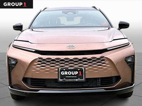 Certified 2025 Toyota Crown Signia w/ Advanced Technology Package AWD/4WD image 4