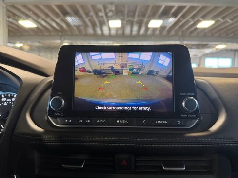 Used 2023 Nissan Rogue S image 18