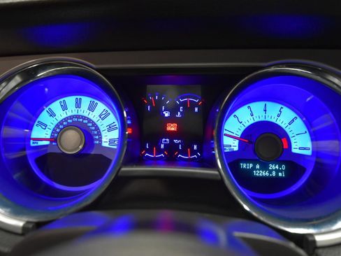 Used 2012 Ford Mustang GT Premium w/ Brembo Brake Pkg RWD image 17