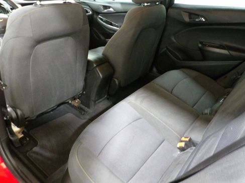 Used 2018 Chevrolet Cruze LS FWD image 9
