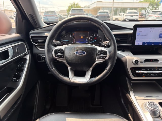 Used 2023 Ford Explorer XLT w/ Equipment Group 202A AWD/4WD image 13