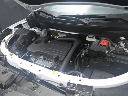 Used 2025 Chevrolet Equinox LT AWD/4WD image 12