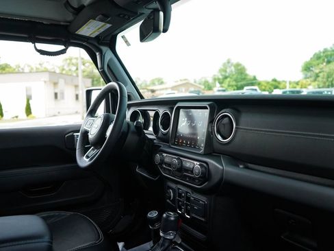Used 2023 Jeep Wrangler Unlimited Sahara AWD/4WD image 14