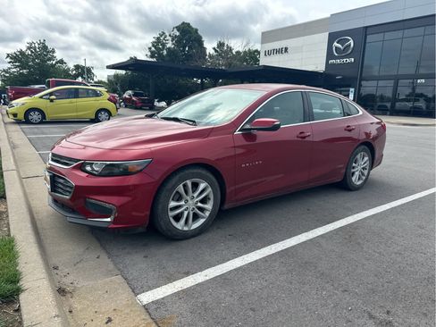 Used 2016 Chevrolet Malibu LT w/ Leather Package FWD image 2