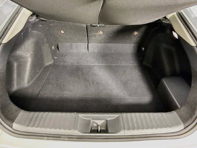 Certified 2025 Toyota Prius LE FWD image 25