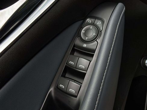 Used 2023 Buick Enclave Essence w/ Experience Buick Package FWD image 27