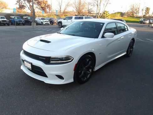Used 2018 Dodge Charger R/T w/ Navigation & Travel Group image 4