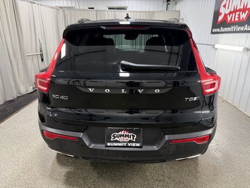 Used 2019 Volvo XC40 T5 R-Design image 5