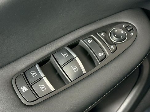 Used 2025 INFINITI QX50 Sport AWD/4WD image 27