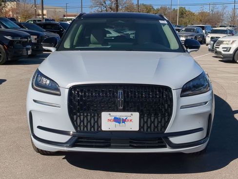 New 2026 Lincoln Corsair Premiere image 8