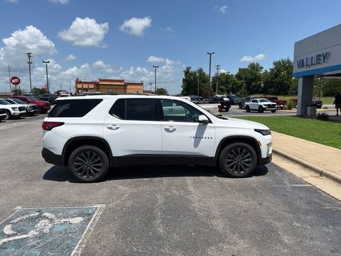 Used 2023 Chevrolet Traverse RS w/ LPO, Floor Liner Package FWD image 3