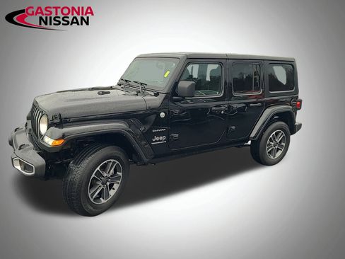 Used 2023 Jeep Wrangler Sahara image 9