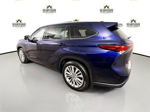 Used 2023 Toyota Highlander L image 5