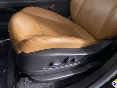 Certified 2023 Cadillac XT5 Premium Luxury w/ Technology Package image 9