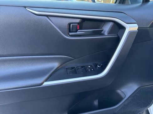 Certified 2022 Toyota RAV4 LE image 19