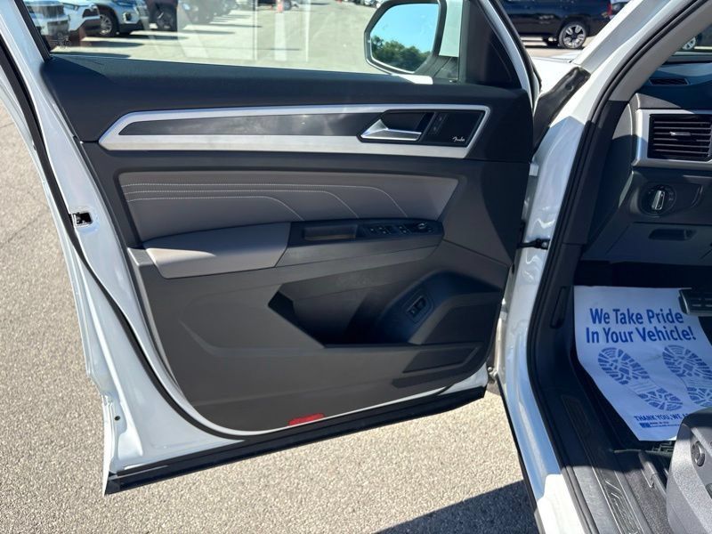 Used 2023 Volkswagen Atlas SEL Premium AWD/4WD image 21