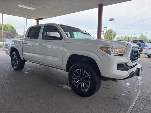 Used 2021 Toyota Tacoma SR image 10