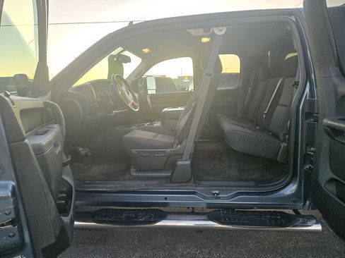 Used 2013 GMC Sierra 2500 SLE w/ Snow Plow Prep Package image 4