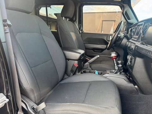 Used 2018 Jeep Wrangler Unlimited Sport S AWD/4WD image 18