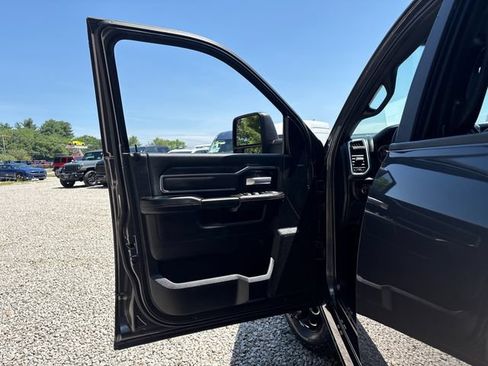 Used 2024 RAM 3500 Big Horn w/ Night Edition AWD/4WD image 15