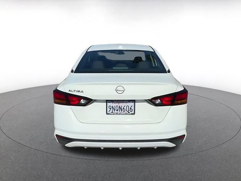 Used 2025 Nissan Altima 2.5 SV image 12