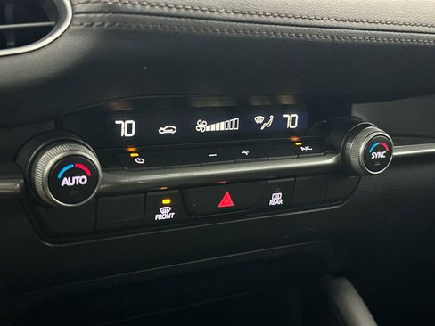 Used 2023 MAZDA MAZDA3 s image 27