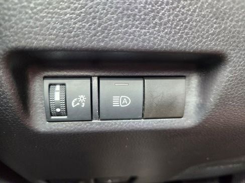 Certified 2025 Toyota RAV4 XLE FWD image 21