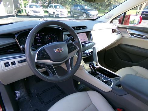 Used 2020 Cadillac XT5 Premium Luxury AWD/4WD image 16