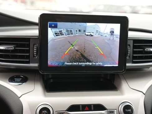 Used 2023 Ford Explorer XLT w/ Equipment Group 202A image 33