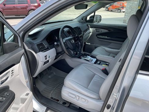 Used 2019 Honda Pilot Touring image 14