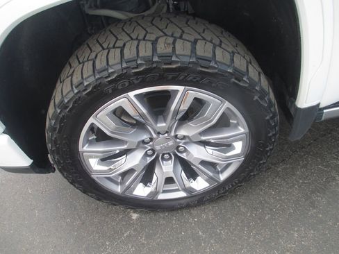 Used 2024 GMC Sierra 1500 Denali AWD/4WD image 16