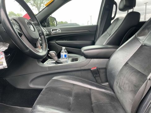 Used 2017 Jeep Grand Cherokee Altitude RWD image 14