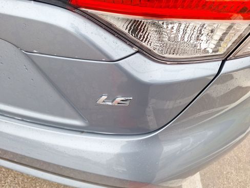 Used 2020 Toyota Corolla LE image 12