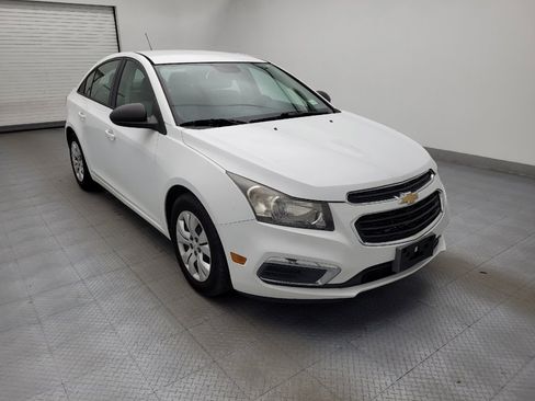 Used 2015 Chevrolet Cruze LS FWD image 13