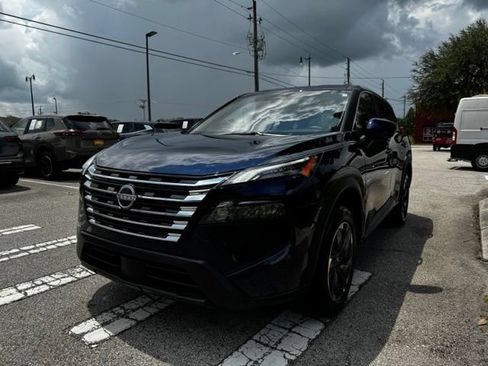 Used 2026 Nissan Rogue SV FWD image 4