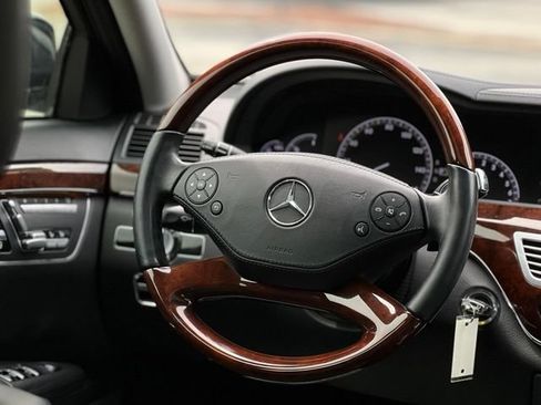 Used 2012 Mercedes-Benz S 550 4MATIC w/ Sport Pkg image 31