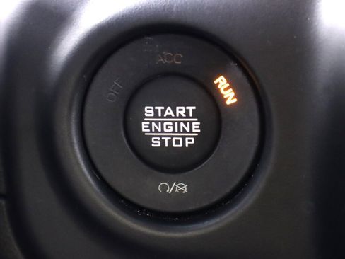 Used 2023 Jeep Wrangler Unlimited Sahara AWD/4WD image 23