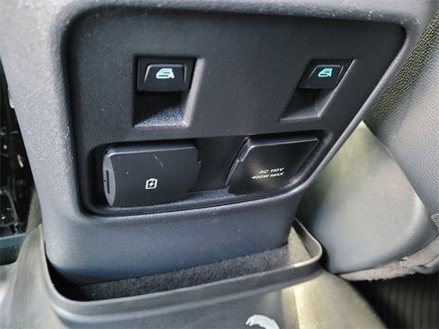 Used 2022 Ford Bronco Wildtrak image 11